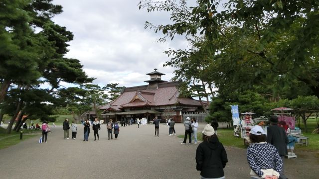 �ܗŊs�E���ٕ�s���̊ό��n�ʐ^