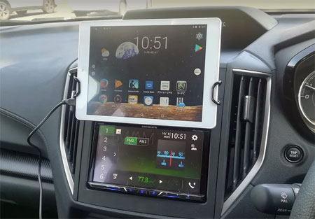 インプレッサの１DINスペースにタブレットを取り付けた